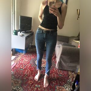 Frame denim 'Le Skinny de Jeanne' Frayed Tulip Hem Jean in blue